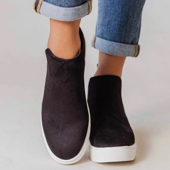 RELISTED UNDER SHOES Black Hidden Wedge Sneaker - Picture 4 of 7